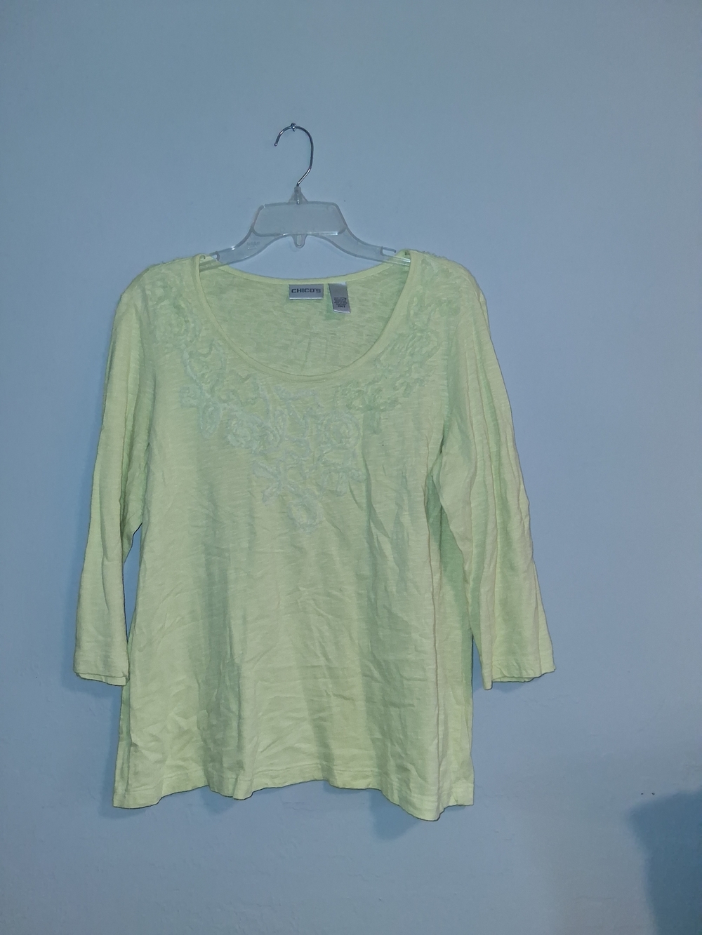 Chico's Light Green Scoop Neck Embroidered Women’s Top
